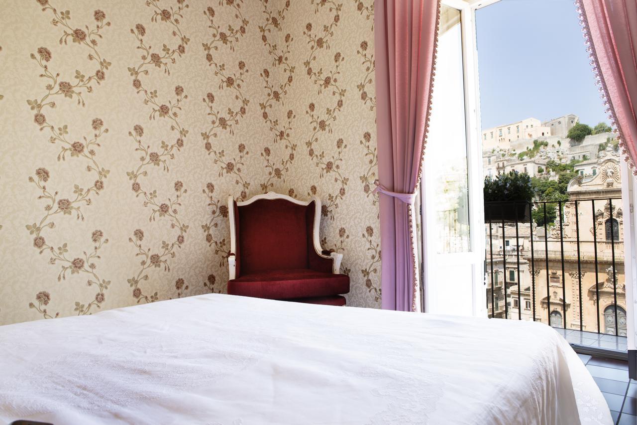 Dimora Birulla Bed & Breakfast Modica Bagian luar foto