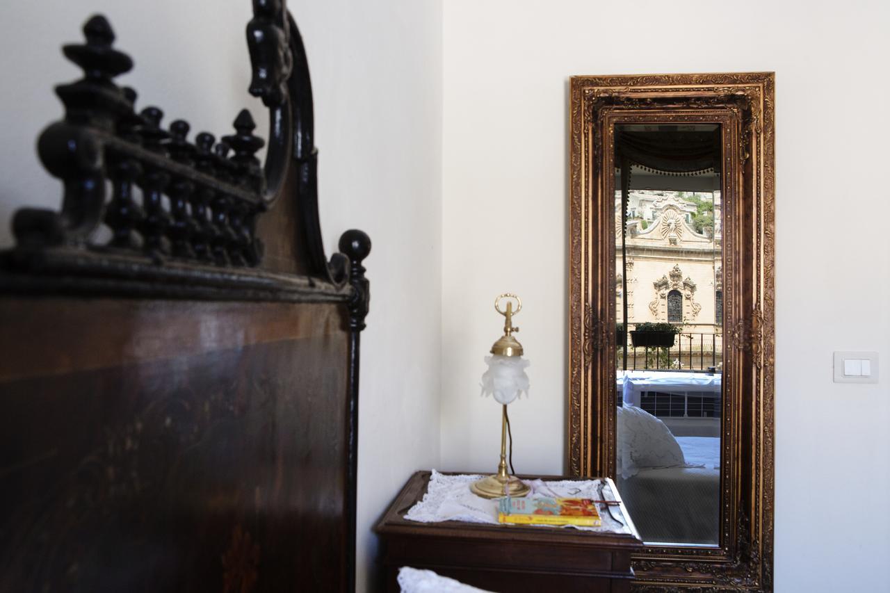 Dimora Birulla Bed & Breakfast Modica Bagian luar foto